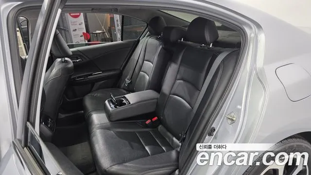 Honda Accord 2017 thumb 11
