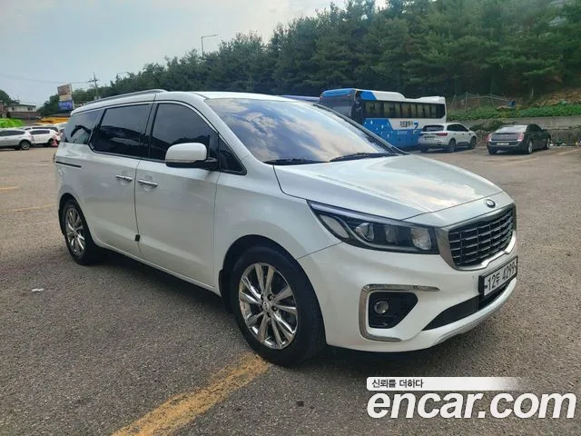 Kia Carnival 2019 thumb 2