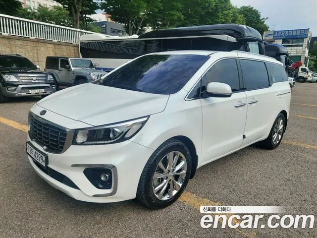 Kia Carnival 2019 thumb 3
