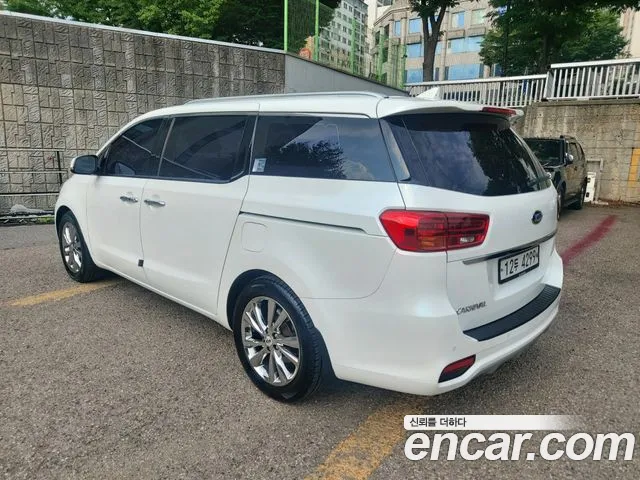 Kia Carnival 2019 thumb 5