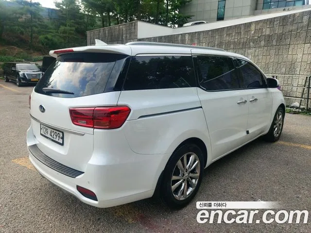 Kia Carnival 2019 thumb 6