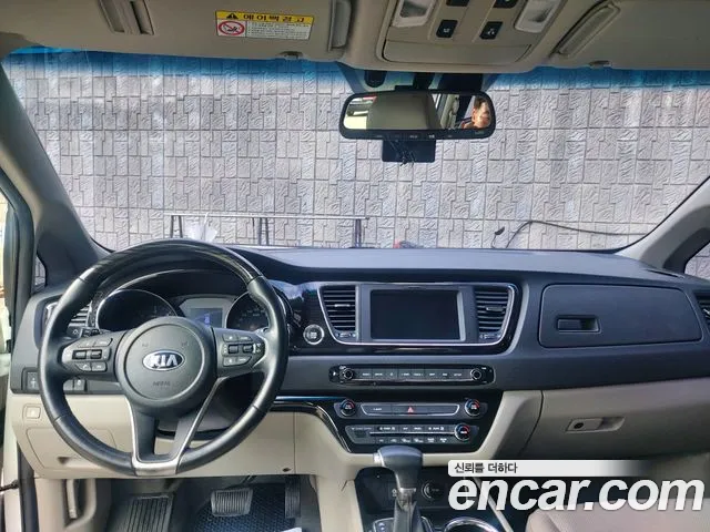 Kia Carnival 2019 thumb 7