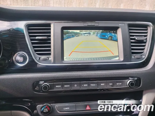 Kia Carnival 2019 thumb 10