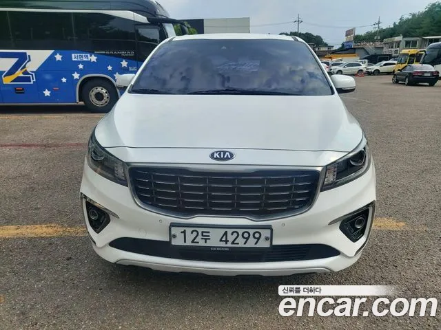 Kia Carnival 2019 thumb 11
