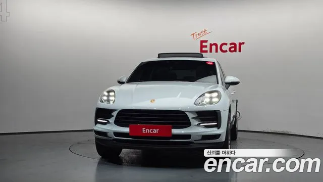 Porsche Macan 2021 thumb 3
