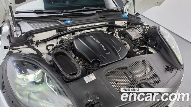Porsche Macan 2021 thumb 6