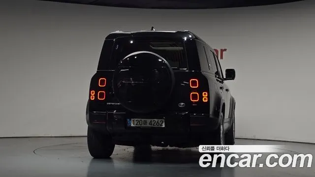 Land Rover Defender 2021 thumb 4