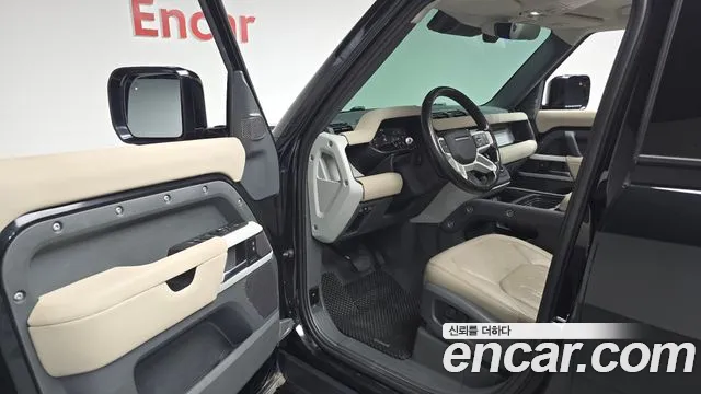 Land Rover Defender 2021 thumb 10