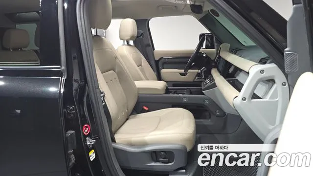 Land Rover Defender 2021 thumb 11