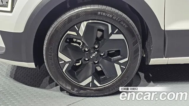 Kia Niro 2023 thumb 5