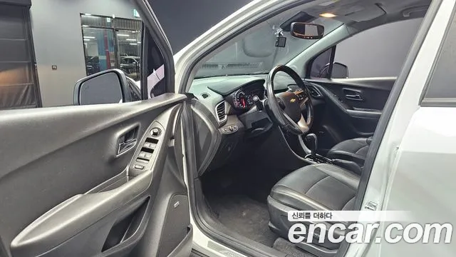 Chevrolet Tracker 2018 thumb 10