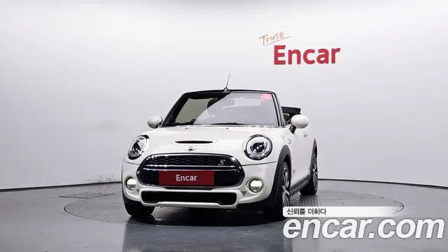 Mini Cooper Convertible 2016 thumb 3