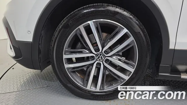 Volkswagen Tiguan 2022 thumb 5