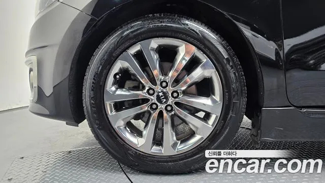 Kia Carnival 2014 thumb 5