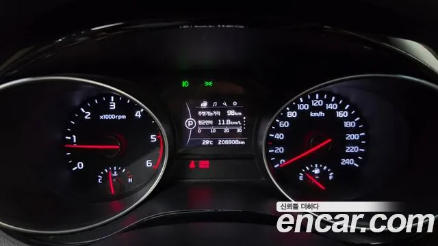 Kia Carnival 2014 thumb 8