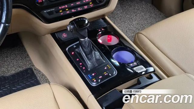 Kia Carnival 2014 thumb 9