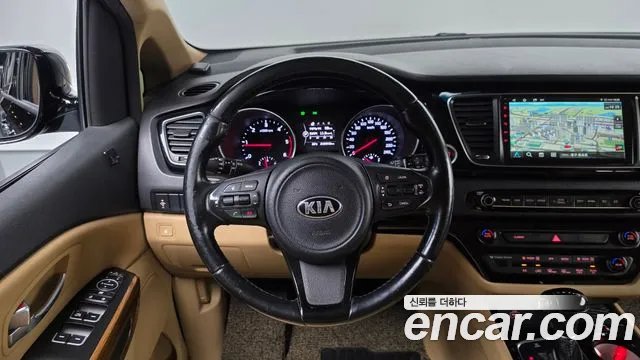 Kia Carnival 2014 thumb 12