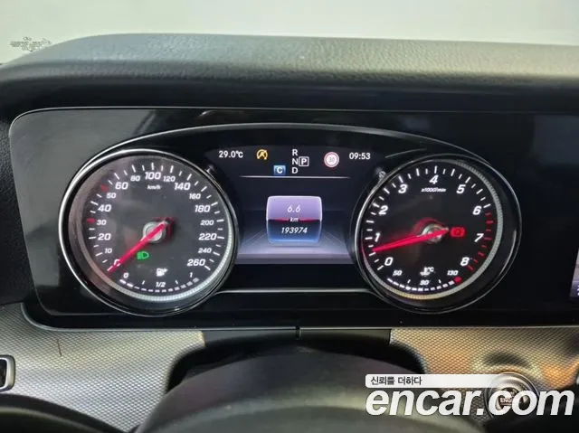 Mercedes-Benz E-Класс 2017 thumb 6