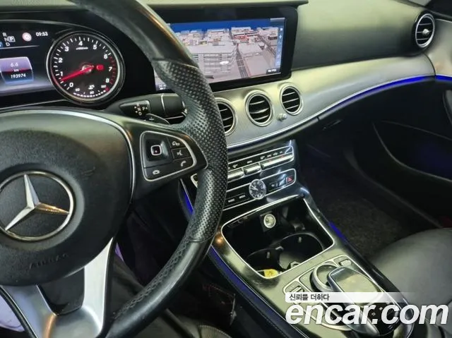 Mercedes-Benz E-Класс 2017 thumb 10