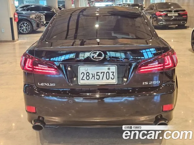 Lexus IS 2008 thumb 4