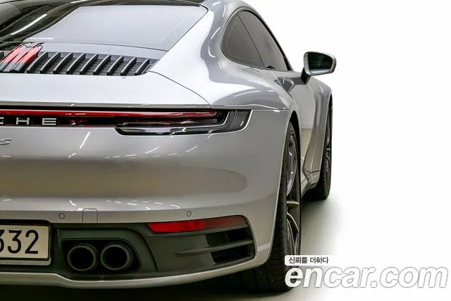 Porsche 911 2020 thumb 8