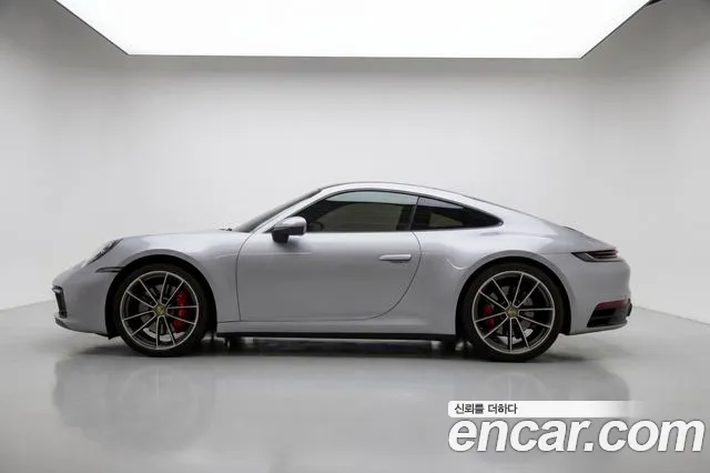 Porsche 911 2020 thumb 11
