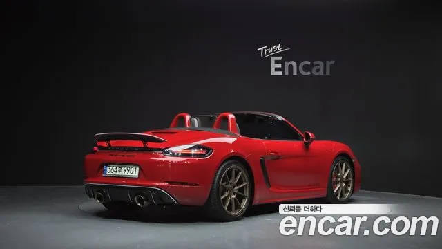 Porsche Cayman 2021 thumb 2