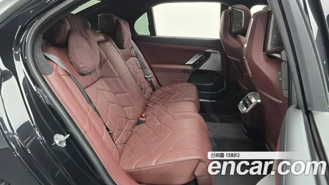 BMW 7 серии 2022 thumb 11