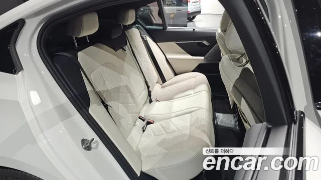 BMW i5 2025 thumb 10