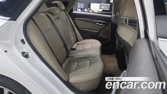 Hyundai i40 2012 thumb 10