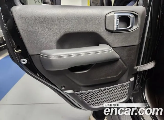 Jeep Wrangler 2023 thumb 8
