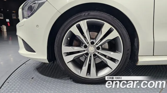 Mercedes-Benz CLA 2016 thumb 5