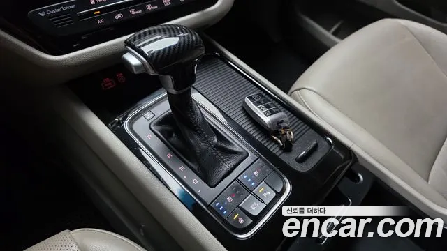 Kia Carnival 2015 thumb 9