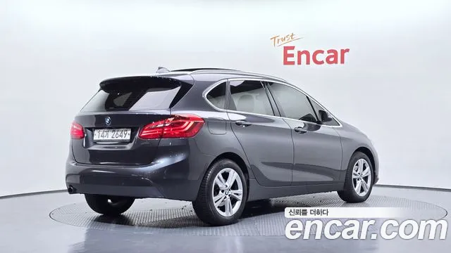 BMW 2-Series 2017 thumb 2