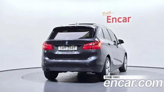BMW 2-Series 2017 thumb 4