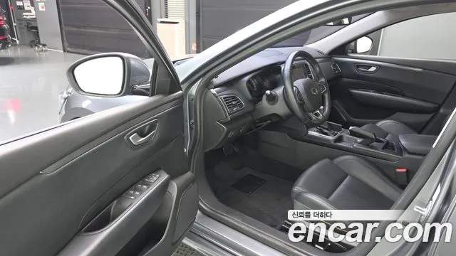 Renault Megane 2018 thumb 10