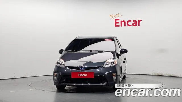 Toyota Prius 2014 thumb 2