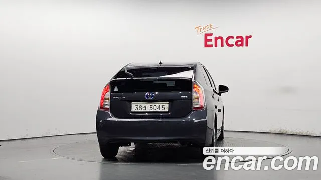 Toyota Prius 2014 thumb 3