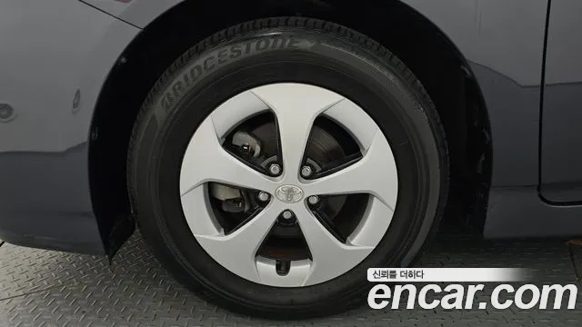 Toyota Prius 2014 thumb 4