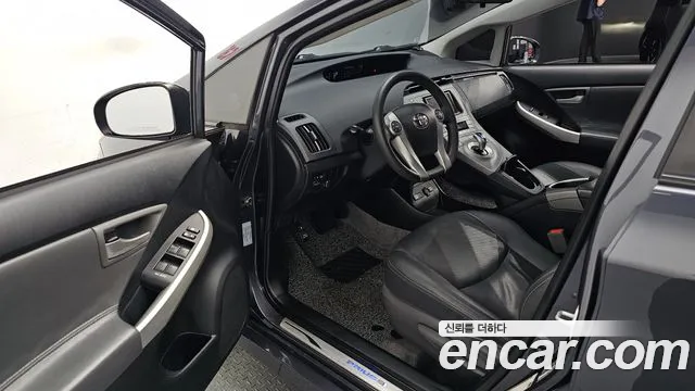 Toyota Prius 2014 thumb 10