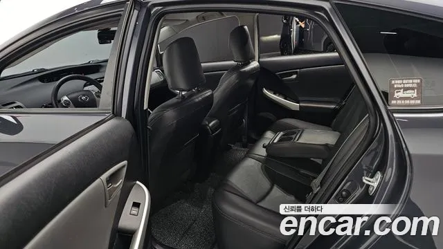 Toyota Prius 2014 thumb 11