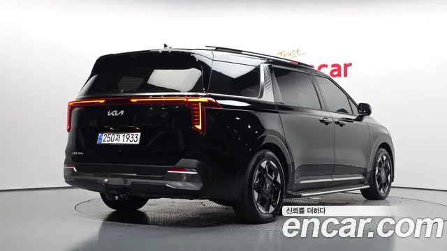 Kia Carnival 2024 thumb 2