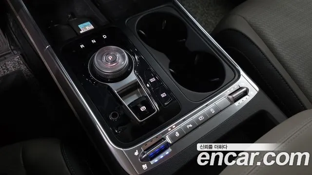 Kia Carnival 2024 thumb 9