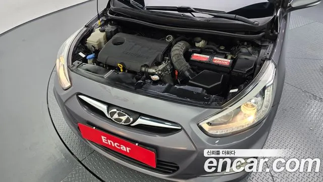 Hyundai Accent 2013 thumb 6