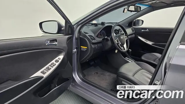 Hyundai Accent 2013 thumb 10