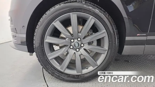 Land Rover Range Rover Velar 2018 thumb 5