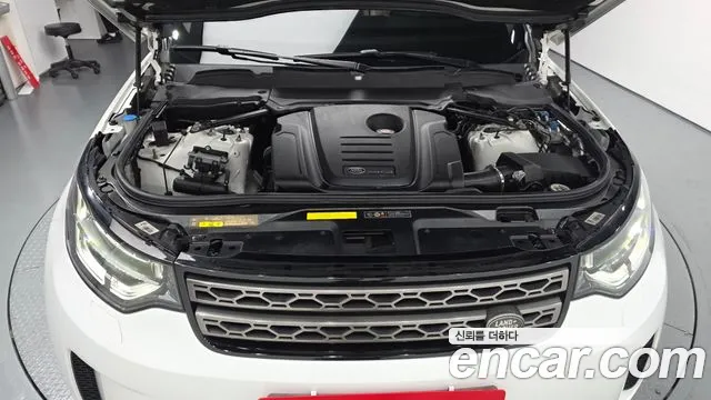 Land Rover Discovery 2019 thumb 6