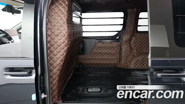 Hyundai Staria 2021 thumb 11