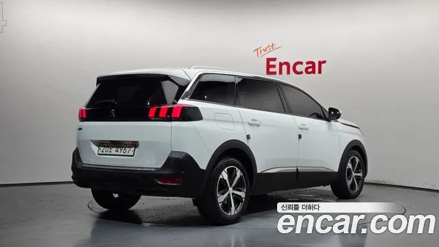 Peugeot 5008 2018 thumb 2