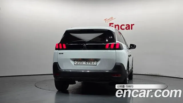 Peugeot 5008 2018 thumb 4